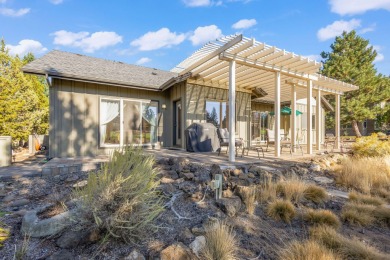 Discover this charming single-level home perfectly positioned on on Eagle Crest Golf Resort - Resort Course in Oregon - for sale on GolfHomes.com, golf home, golf lot