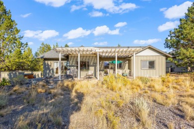 Discover this charming single-level home perfectly positioned on on Eagle Crest Golf Resort - Resort Course in Oregon - for sale on GolfHomes.com, golf home, golf lot