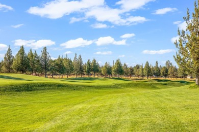 Discover this charming single-level home perfectly positioned on on Eagle Crest Golf Resort - Resort Course in Oregon - for sale on GolfHomes.com, golf home, golf lot