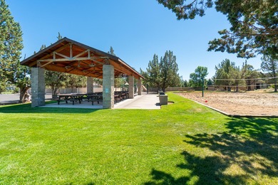 Discover this charming single-level home perfectly positioned on on Eagle Crest Golf Resort - Resort Course in Oregon - for sale on GolfHomes.com, golf home, golf lot