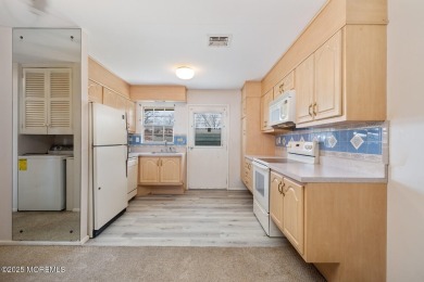 Charming 2 Bedroom Condo in Leisure Village.. Priced to on Greenbriar Woodlands in New Jersey - for sale on GolfHomes.com, golf home, golf lot
