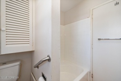 Charming 2 Bedroom Condo in Leisure Village.. Priced to on Greenbriar Woodlands in New Jersey - for sale on GolfHomes.com, golf home, golf lot