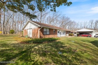 Charming 2 Bedroom Condo in Leisure Village.. Priced to on Greenbriar Woodlands in New Jersey - for sale on GolfHomes.com, golf home, golf lot