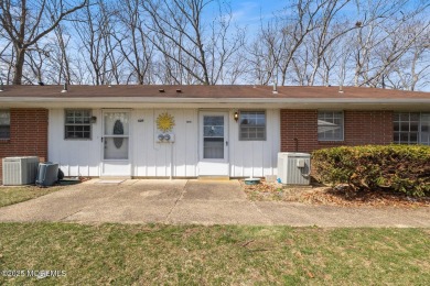 Charming 2 Bedroom Condo in Leisure Village.. Priced to on Greenbriar Woodlands in New Jersey - for sale on GolfHomes.com, golf home, golf lot