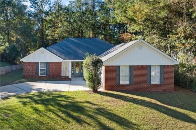 Seller offers up to $2,500 towards buyers closing costs on Lake Forest Yacht and Country Club in Alabama - for sale on GolfHomes.com, golf home, golf lot