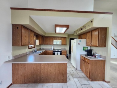 Welcome to this beautiful 3 bedroom, 2.5 bath villa located in a on Eagle Glen Golf Club in Indiana - for sale on GolfHomes.com, golf home, golf lot