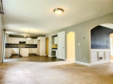 Welcome to 814 Lost Pond Parkway, A clean and move-in ready on Chardon Lakes Golf Course in Ohio - for sale on GolfHomes.com, golf home, golf lot