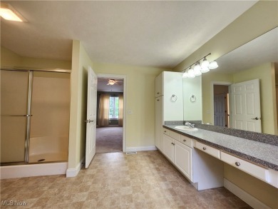 Welcome to 814 Lost Pond Parkway, A clean and move-in ready on Chardon Lakes Golf Course in Ohio - for sale on GolfHomes.com, golf home, golf lot