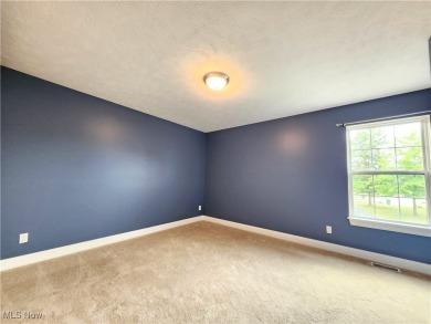 Welcome to 814 Lost Pond Parkway, A clean and move-in ready on Chardon Lakes Golf Course in Ohio - for sale on GolfHomes.com, golf home, golf lot
