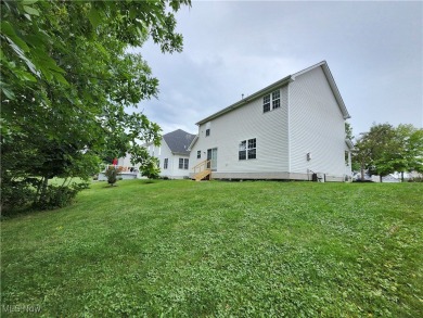 Welcome to 814 Lost Pond Parkway, A clean and move-in ready on Chardon Lakes Golf Course in Ohio - for sale on GolfHomes.com, golf home, golf lot