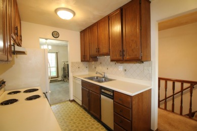 2 bed 2 bath condo located just outside of Portage at Saddle on Saddle Ridge Golf Club in Wisconsin - for sale on GolfHomes.com, golf home, golf lot