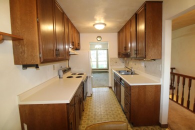 2 bed 2 bath condo located just outside of Portage at Saddle on Saddle Ridge Golf Club in Wisconsin - for sale on GolfHomes.com, golf home, golf lot
