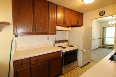 2 bed 2 bath condo located just outside of Portage at Saddle on Saddle Ridge Golf Club in Wisconsin - for sale on GolfHomes.com, golf home, golf lot