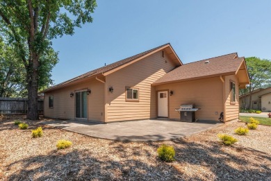 Custom home next to Golf Course in Weaverville with end of the on Trinity Alps Golf Course in California - for sale on GolfHomes.com, golf home, golf lot