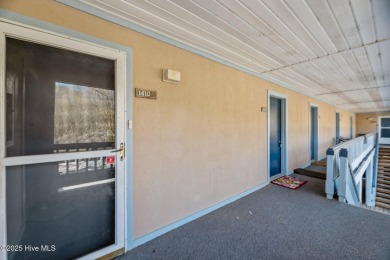 HOME WARRANTY INCLUDED!  PRE LISTING INSPECTION (March '25) on Harbour Point Golf Club in North Carolina - for sale on GolfHomes.com, golf home, golf lot