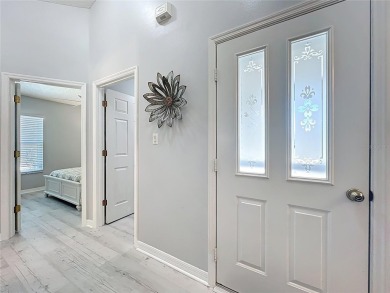 Beautifully Updated 2BR + Den + Florida Room in Golfview Village on Plantation Golf Club in Florida - for sale on GolfHomes.com, golf home, golf lot