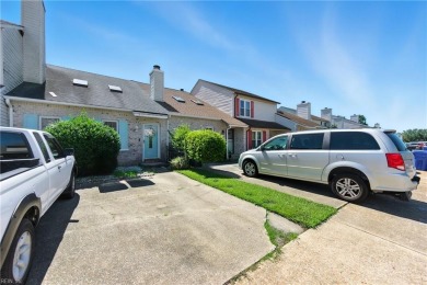 Very nice 2br townhome, near towncenter and highways, upstairs on Kempsville Greens Municipal Golf Course in Virginia - for sale on GolfHomes.com, golf home, golf lot