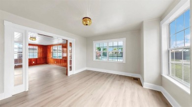 One or more photo(s) has been virtually staged. Fore!!! Welcome on Bradenton Country Club in Florida - for sale on GolfHomes.com, golf home, golf lot