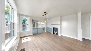 One or more photo(s) has been virtually staged. Fore!!! Welcome on Bradenton Country Club in Florida - for sale on GolfHomes.com, golf home, golf lot