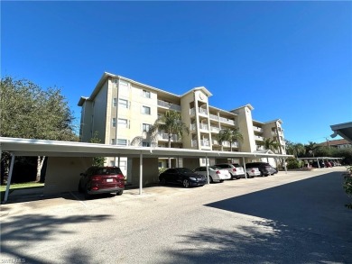 FIRST FLOOR END UNIT 2 bedroom plus den. Tile, new laminate on Breckenridge Golf and Country Club in Florida - for sale on GolfHomes.com, golf home, golf lot