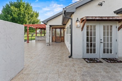 Move-in Ready Luxury in Comanche Trace - Golf Course Views & Hot on The Club At Comanche Trace in Texas - for sale on GolfHomes.com, golf home, golf lot