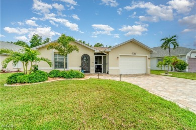 Active 55+ Golf Lifestyle in North Fort Myers! Love golf and on Sabal Springs Golf and Racquet Club in Florida - for sale on GolfHomes.com, golf home, golf lot
