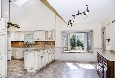SPACIOUS 2 LEVEL GOLF FRONT HOME!!! Updated Kitchen, & Bathrooms on Druid Hills Golf Club in Tennessee - for sale on GolfHomes.com, golf home, golf lot