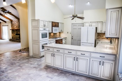 SPACIOUS 2 LEVEL GOLF FRONT HOME!!! Updated Kitchen, & Bathrooms on Druid Hills Golf Club in Tennessee - for sale on GolfHomes.com, golf home, golf lot