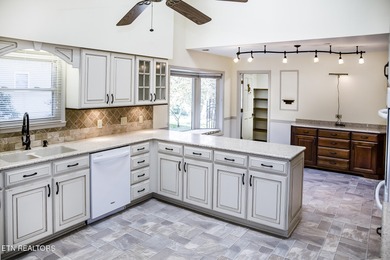 SPACIOUS 2 LEVEL GOLF FRONT HOME!!! Updated Kitchen, & Bathrooms on Druid Hills Golf Club in Tennessee - for sale on GolfHomes.com, golf home, golf lot