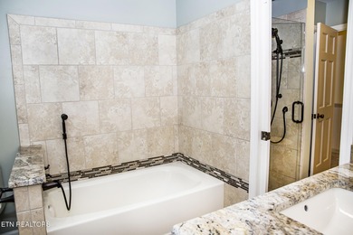 SPACIOUS 2 LEVEL GOLF FRONT HOME!!! Updated Kitchen, & Bathrooms on Druid Hills Golf Club in Tennessee - for sale on GolfHomes.com, golf home, golf lot