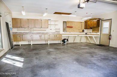 SPACIOUS 2 LEVEL GOLF FRONT HOME!!! Updated Kitchen, & Bathrooms on Druid Hills Golf Club in Tennessee - for sale on GolfHomes.com, golf home, golf lot