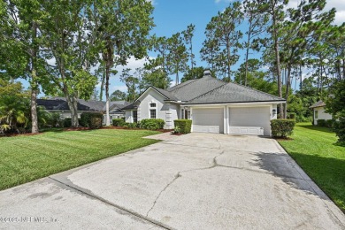 Woodlake at Eagle Harbor community. Well-maintained 4-bedroom on Eagle Harbor Golf Club in Florida - for sale on GolfHomes.com, golf home, golf lot