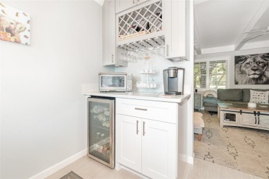 A Must See!! Gorgeous townhome in popular College Park!  This on Dubsdread Golf Course in Florida - for sale on GolfHomes.com, golf home, golf lot