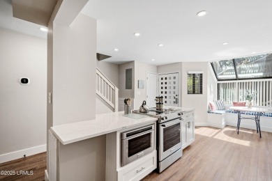 This charming two bedroom, two bath villa offers the perfect on Shipyard Golf Club in South Carolina - for sale on GolfHomes.com, golf home, golf lot