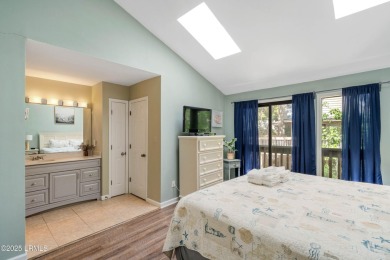 This charming two bedroom, two bath villa offers the perfect on Shipyard Golf Club in South Carolina - for sale on GolfHomes.com, golf home, golf lot