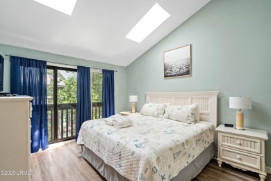 This charming two bedroom, two bath villa offers the perfect on Shipyard Golf Club in South Carolina - for sale on GolfHomes.com, golf home, golf lot
