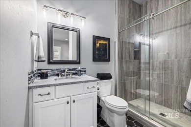 Stunning  custom built 3,140+ sq ft single-level home in Eagle's on Eagle Legacy Golf Course in Idaho - for sale on GolfHomes.com, golf home, golf lot