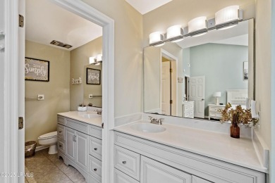 This charming two bedroom, two bath villa offers the perfect on Shipyard Golf Club in South Carolina - for sale on GolfHomes.com, golf home, golf lot