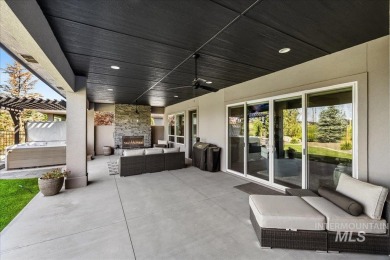 Stunning  custom built 3,140+ sq ft single-level home in Eagle's on Eagle Legacy Golf Course in Idaho - for sale on GolfHomes.com, golf home, golf lot