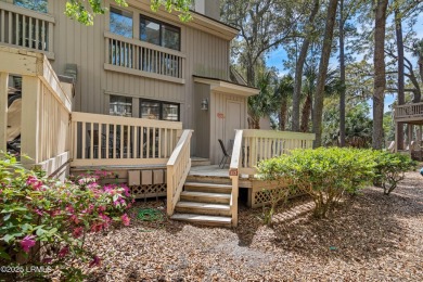 This charming two bedroom, two bath villa offers the perfect on Shipyard Golf Club in South Carolina - for sale on GolfHomes.com, golf home, golf lot