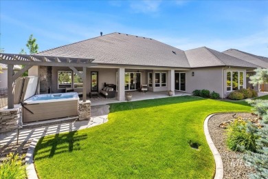 Stunning  custom built 3,140+ sq ft single-level home in Eagle's on Eagle Legacy Golf Course in Idaho - for sale on GolfHomes.com, golf home, golf lot