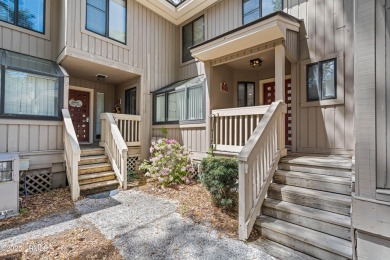 This charming two bedroom, two bath villa offers the perfect on Shipyard Golf Club in South Carolina - for sale on GolfHomes.com, golf home, golf lot