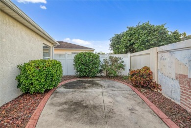 **Charming Courtyard Villa in the Heart of The Villages**

 on Oakleigh Executive Golf Course in Florida - for sale on GolfHomes.com, golf home, golf lot