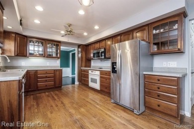 BEAUTIFULLY UPDATED SPACIOUS 4 BEDROOM, 2.5 BATH HOME ON AN on Silver Lake Golf Club in Michigan - for sale on GolfHomes.com, golf home, golf lot