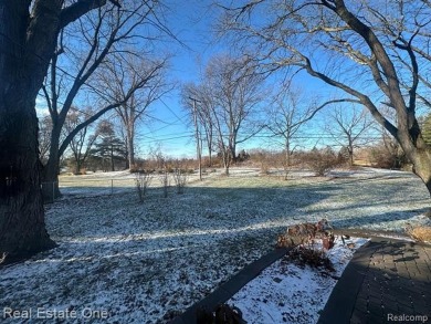 BEAUTIFULLY UPDATED SPACIOUS 4 BEDROOM, 2.5 BATH HOME ON AN on Silver Lake Golf Club in Michigan - for sale on GolfHomes.com, golf home, golf lot