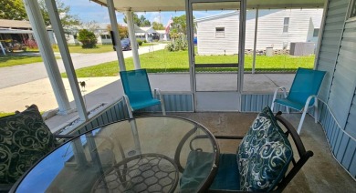 Furnished, spacious 2 bedroom 2 bath home in 55 + Resort style on Zephyrhills Municipal Golf Course in Florida - for sale on GolfHomes.com, golf home, golf lot