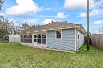 OVERSIZED LOT! This clean, well maintained, ranch style home on Royal Golf Club in Louisiana - for sale on GolfHomes.com, golf home, golf lot