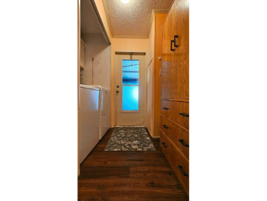 Furnished, spacious 2 bedroom 2 bath home in 55 + Resort style on Zephyrhills Municipal Golf Course in Florida - for sale on GolfHomes.com, golf home, golf lot