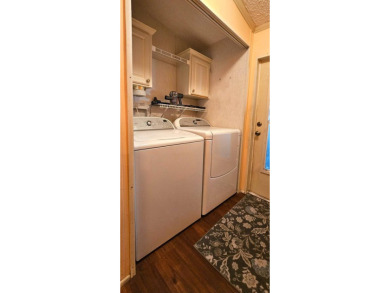 Furnished, spacious 2 bedroom 2 bath home in 55 + Resort style on Zephyrhills Municipal Golf Course in Florida - for sale on GolfHomes.com, golf home, golf lot