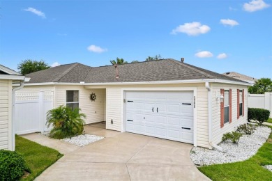 Bond Paid - This conviently located turn-key courtyard villa at on The Links of Spruce Creek in Florida - for sale on GolfHomes.com, golf home, golf lot